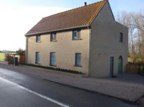 Charming Holiday Home in Zuienkerke with Garden